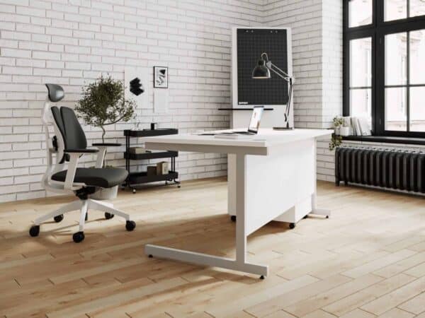 CANTILEVER DESK WHITE 1400x800MM